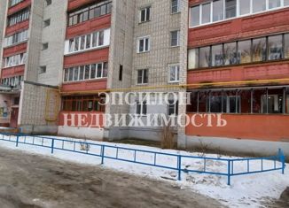 Продается трехкомнатная квартира, 61.6 м2, Курск, улица Черняховского, 62