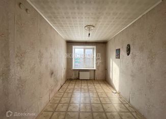 Продаю трехкомнатную квартиру, 58.6 м2, Междуреченск, проспект 50 лет Комсомола, 64