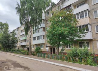 Продаю 2-комнатную квартиру, 48 м2, посёлок городского типа Медведево, улица Терешковой, 11