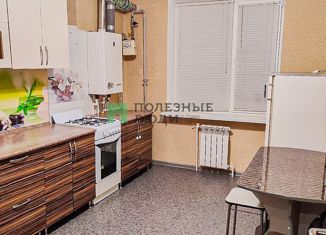 Сдам в аренду 1-ком. квартиру, 32 м2, поселок городского типа Стройкерамика, улица Митрополита Иоанна Снычёва, 22