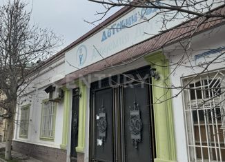 Продаю дом, 300 м2, Дагестан, улица Мамедбекова, 123