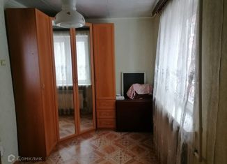 Продается трехкомнатная квартира, 48 м2, Ивангород, улица Пасторова, 3