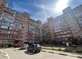 Продам 2-комнатную квартиру, 66.9 м2, Омск, Звёздная улица, 8