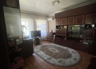 Продается двухкомнатная квартира, 46.2 м2, Астрахань, улица Чехова, 34