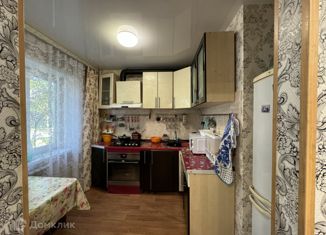 Продаю 2-ком. квартиру, 45 м2, Ангарск, улица Гагарина, 2А