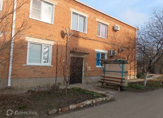 Продается трехкомнатная квартира, 63.5 м2, станица Днепровская, улица Ленина, 53