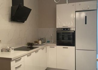 Сдаю 2-ком. квартиру, 45 м2, Москва, улица Верхние Поля, 32к1, ЖК Тополя