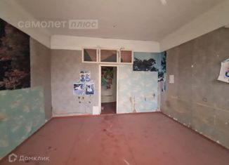 Продаю комнату, 30.3 м2, Волгоград, улица Адмирала Ушакова, 14, Тракторозаводский район