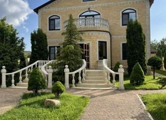 Продаю дом, 280 м2, посёлок Индустриальный, улица имени И.В. Безуленко, 20