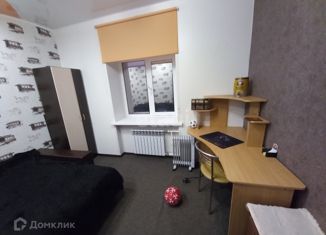 Трехкомнатная квартира на продажу, 76 м2, Ярцево, улица Максима Горького, 16