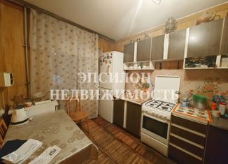 Продается 3-ком. квартира, 61 м2, Курская область, проспект Энтузиастов, 5