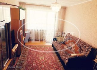 Продается двухкомнатная квартира, 40 м2, Горнозаводск, улица Гипроцемента, 34А
