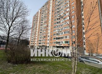 Продам 3-ком. квартиру, 82 м2, Москва, Боровское шоссе, 20к1, метро Боровское шоссе