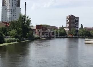 Продаю 2-ком. квартиру, 82.4 м2, Калининград, Октябрьская улица, 12, Московский район