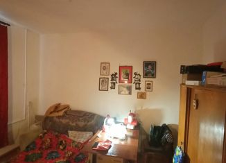 Продаю 1-комнатную квартиру, 29.9 м2, Златоуст, улица 50-летия Октября, 12