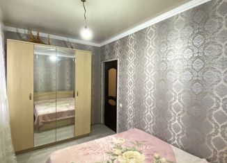 Продаю многокомнатную квартиру, 130 м2, Нальчик, улица Вологирова, 33, район Центр