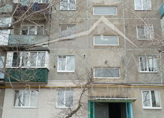 Продаю 2-ком. квартиру, 44 м2, село Елшанка, Школьная улица, 43
