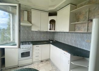 Продаю трехкомнатную квартиру, 67 м2, Балаково, улица Ленина, 107