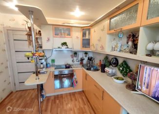Продается 4-ком. квартира, 70.8 м2, Петрозаводск, Питкярантская улица, 24, район Кукковка