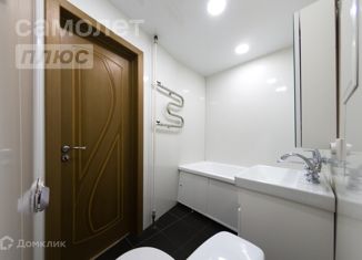 Продается 2-ком. квартира, 43.1 м2, Екатеринбург, улица Крылова, 26, улица Крылова