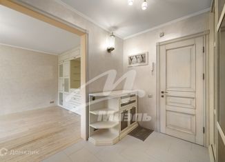 Продам 3-комнатную квартиру, 68 м2, Москва, улица Пырьева, 26к2, улица Пырьева