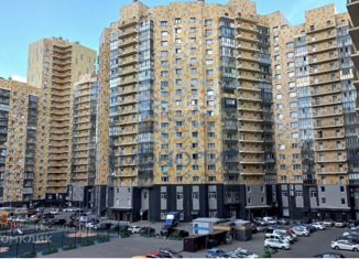 Продам 3-комнатную квартиру, 99 м2, Казань, проспект Победы, 139Ак2, Советский район