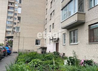 Продам 2-ком. квартиру, 52.4 м2, Колпино, Пролетарская улица, 42