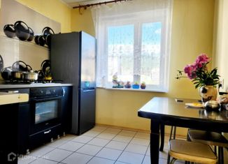 Продаю четырехкомнатную квартиру, 80.2 м2, Миасс, улица Академика Павлова, 29