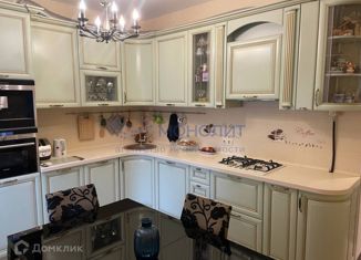 Продам двухкомнатную квартиру, 58 м2, Нижний Новгород, улица Ватутина, 12, микрорайон Соцгород-9