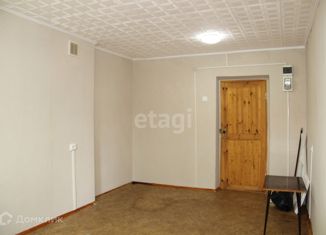 Продам 1-ком. квартиру, 16.9 м2, Великий Новгород, улица Космонавтов, 8