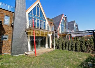 Продаю таунхаус, 260.2 м2, посёлок городского типа Янтарный, Советская улица, 40Г