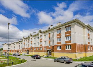 Продаю 2-ком. квартиру, 60.5 м2, Берёзовский, улица Николая Жолобова, 3