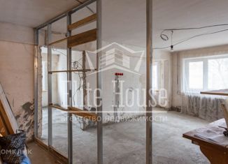 Продаю 3-комнатную квартиру, 49 м2, Калуга, улица Гурьянова, 14