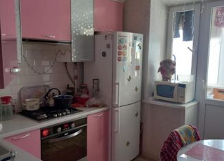 Продам 2-комнатную квартиру, 47.8 м2, посёлок городского типа Медведево, улица Горького, 6