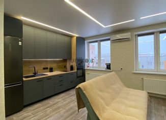 Продам трехкомнатную квартиру, 62.3 м2, Октябрьский, улица Горького, 40