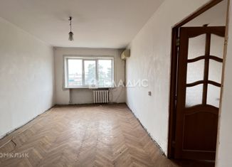 Продажа трехкомнатной квартиры, 61.3 м2, Крымск, улица Ленина, 201