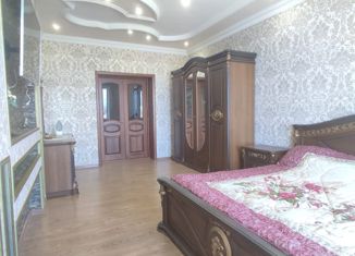Продается 2-комнатная квартира, 102 м2, Нальчик, улица Тимошенко, 58А, район Колонка