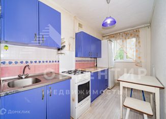 Продается трехкомнатная квартира, 64 м2, Екатеринбург, улица Щорса, 130