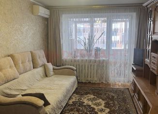 Продам 3-ком. квартиру, 54 м2, поселок Персиановский, улица Мичурина, 1