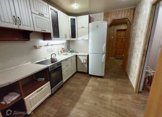 Сдается в аренду 2-комнатная квартира, 54 м2, Старый Оскол, микрорайон Космос, 4