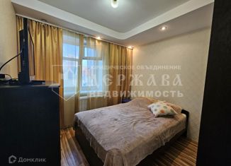 Продаю 2-ком. квартиру, 45 м2, Кемерово, улица Авроры, 4