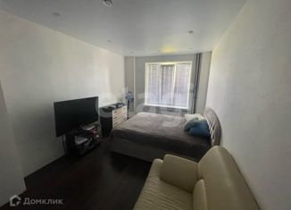 Продаю 1-ком. квартиру, 41.5 м2, деревня Борисовичи, Пражская улица, 8/12