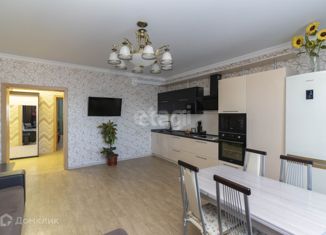 Продается 2-комнатная квартира, 81 м2, Тюменская область, Малая Боровская улица, 28к1