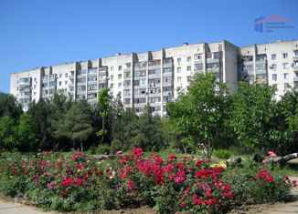 Продам 2-комнатную квартиру, 48 м2, Армянск, Симферопольская улица, 9