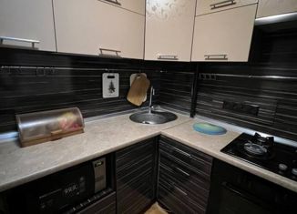 Продается трехкомнатная квартира, 56.2 м2, Тольятти, улица Мира, 126