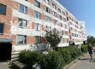 Продаю двухкомнатную квартиру, 46.7 м2, посёлок Ленинское, Заречная улица, 11