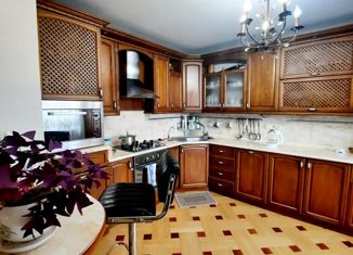 5-комнатная квартира на продажу, 200 м2, Евпатория, Интернациональная улица, 130