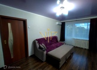 Продаю однокомнатную квартиру, 30 м2, Лабинск, улица Черняховского, 7