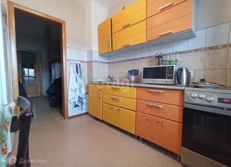 Продам 4-комнатную квартиру, 77.1 м2, Нижневартовск, улица Чапаева, 53