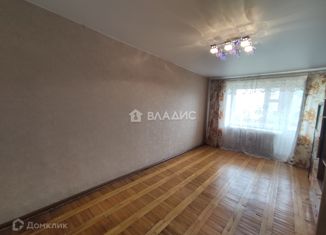 Продается 3-комнатная квартира, 65.1 м2, село Бессоновка, Коммунистическая улица, 3
